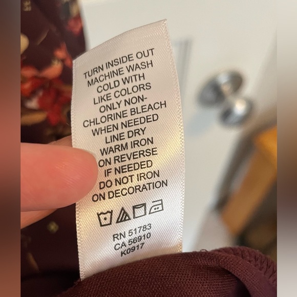 Maurice’s dress - Picture 4 of 5